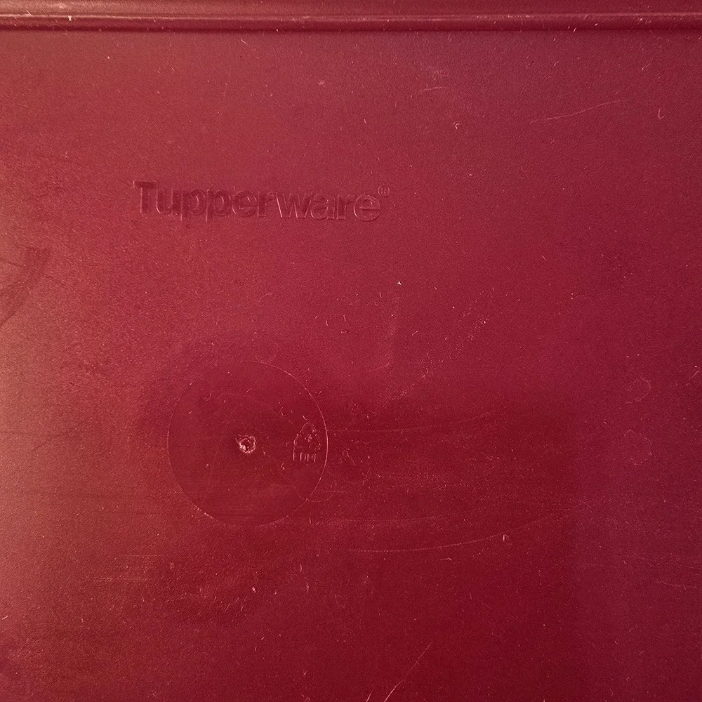 VTG Tupperware Jumbo Bread Keeper‎ USA Food Storage Container Rectangle Purple